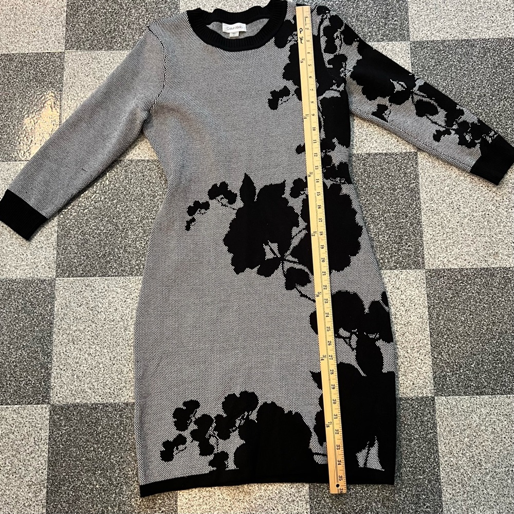 Calvin Klein Gray & Black Floral Knit Long Sleeve Dress- Size S - Picture 3 of 8
